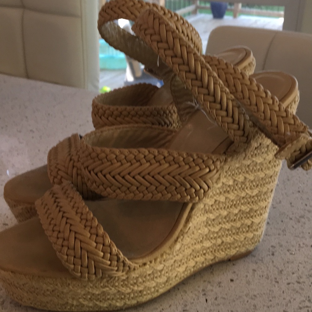 Neutral ankle wrap wedges